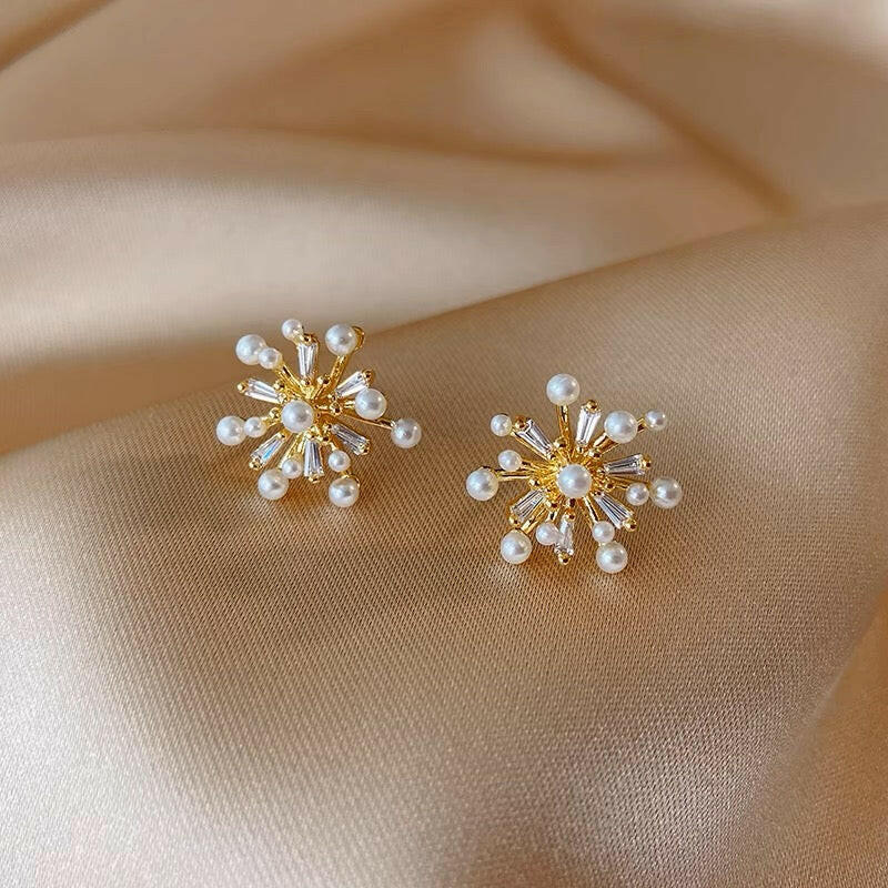 Snowflake pearl earring|stud 925 sterling silver - Bellemargarita Jewelry