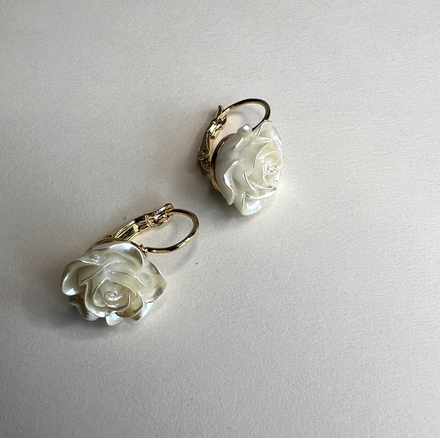 White rose bloom drop earring - Bellemargarita Jewelry