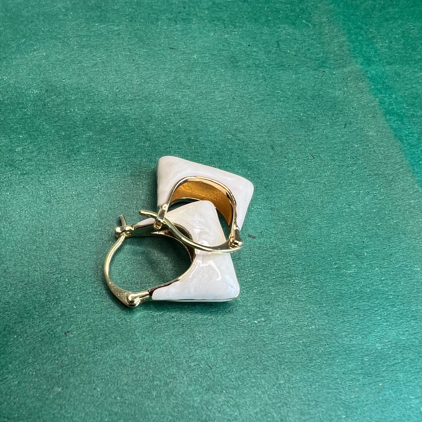 Shoulder bag shape earring - Bellemargarita Jewelry