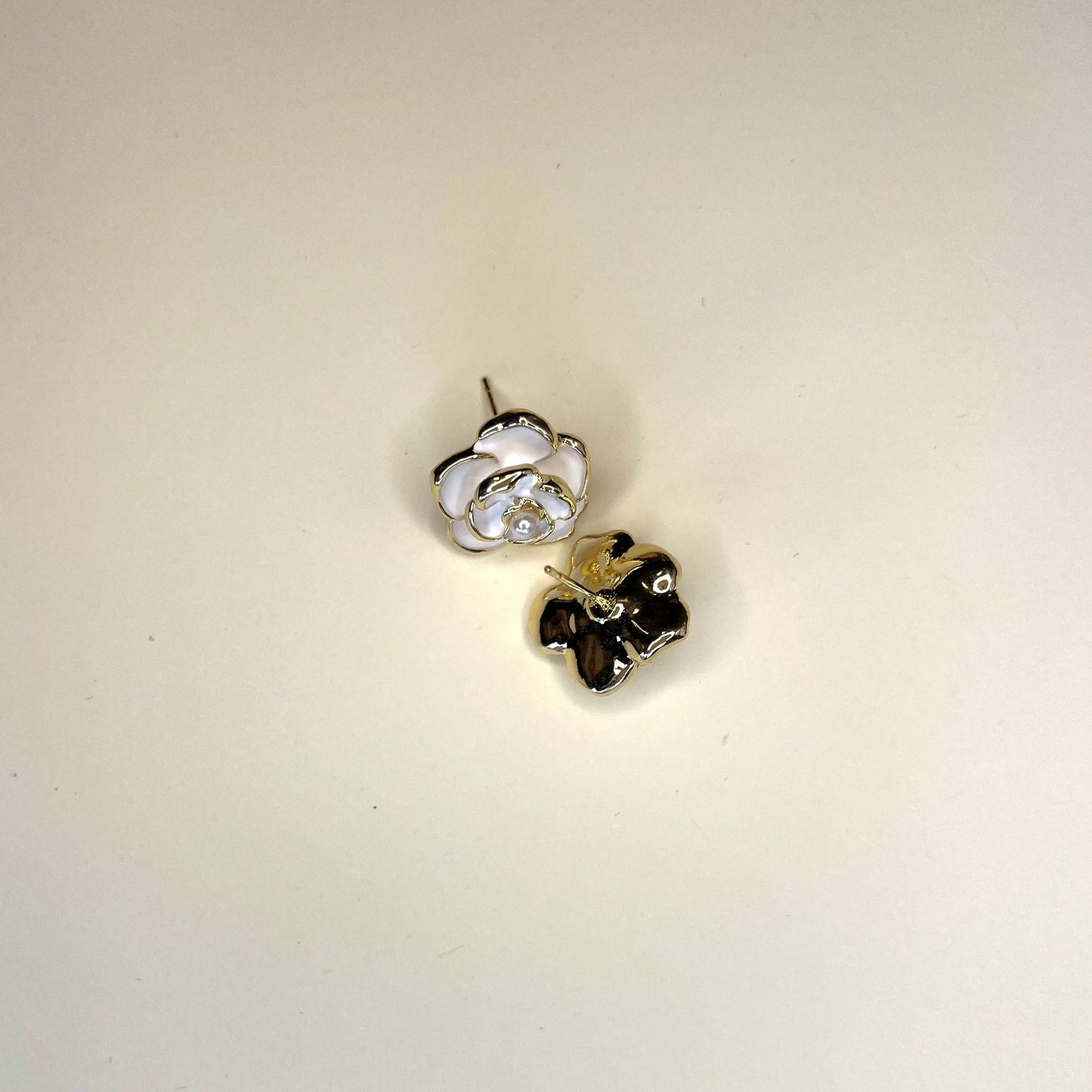 Camellia bloom fine pearl earring|925 sterling silver - Bellemargarita Jewelry