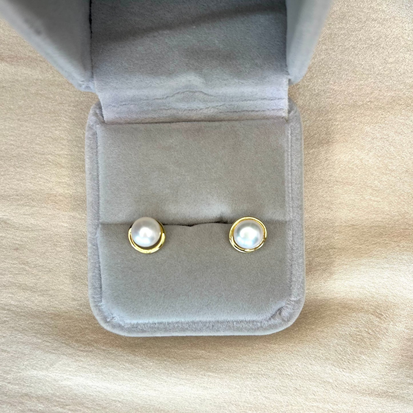 Minimalist style pearl earring|stud 925 sterling silver - Bellemargarita Jewelry