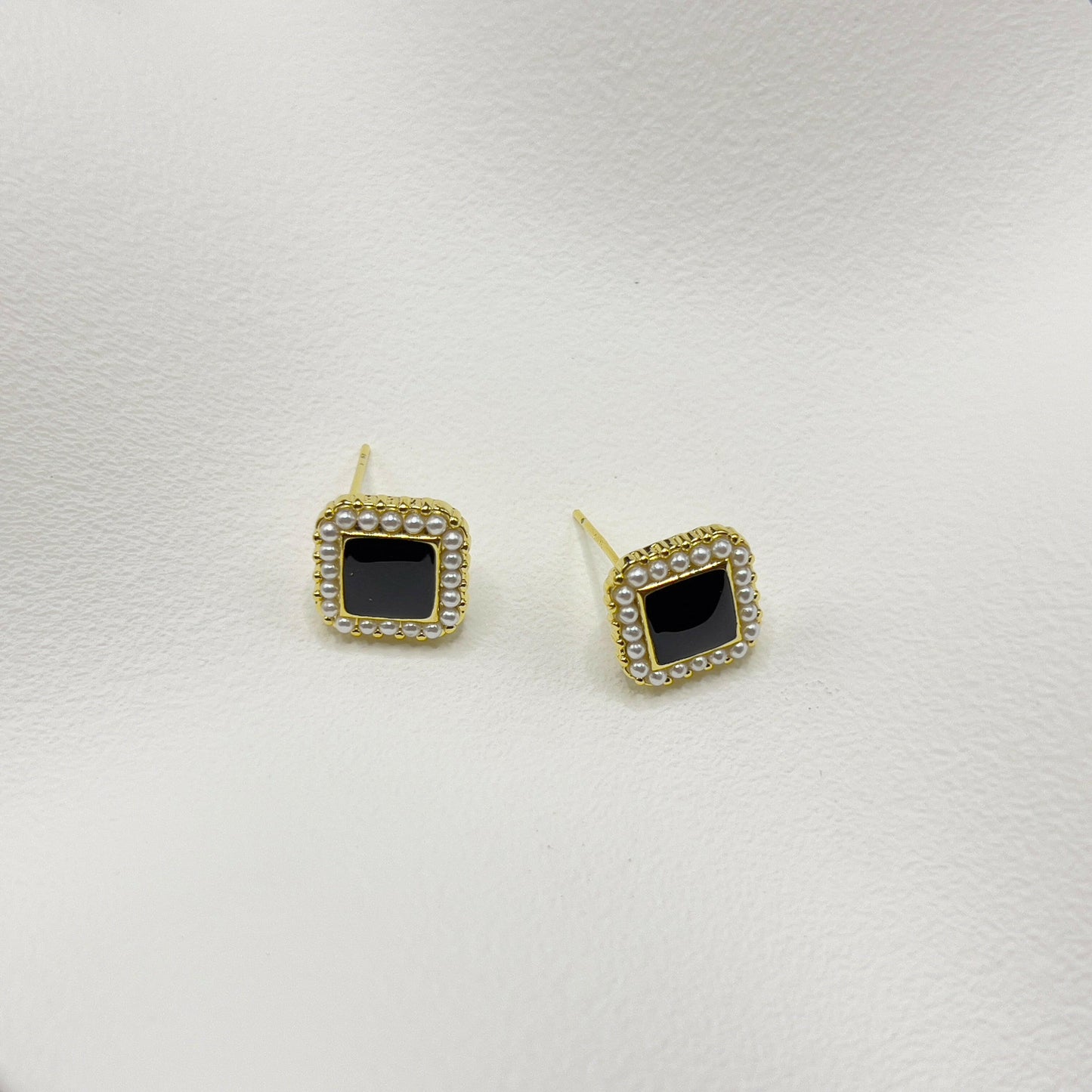 Black square shape stud|S925 - Bellemargarita Jewelry
