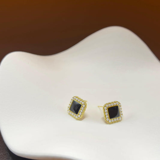 Black square shape stud|S925